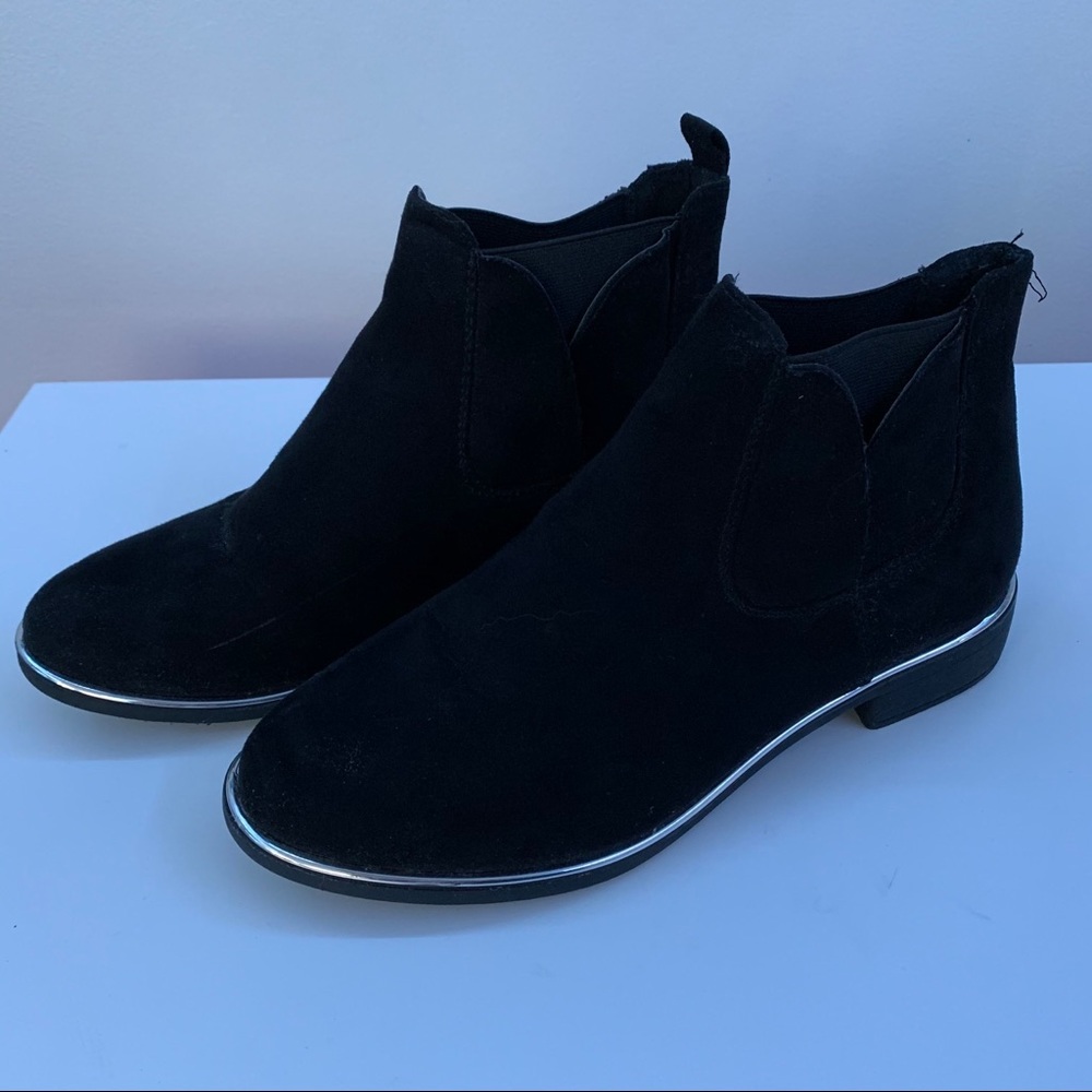 Lily Magnan short boots